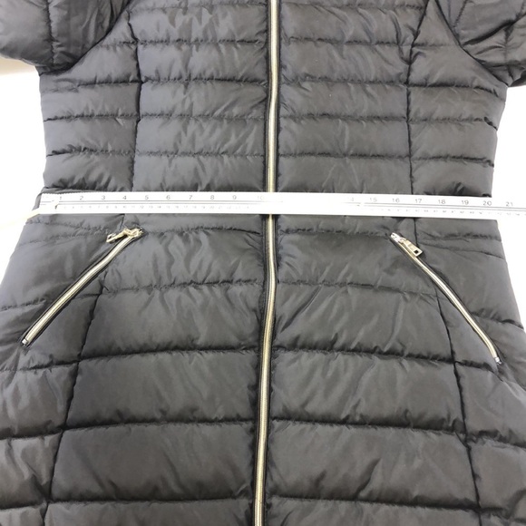Tahari black long line hooded quilted women’s puffer jacket Large faux fur hood - Picture 10 of 14